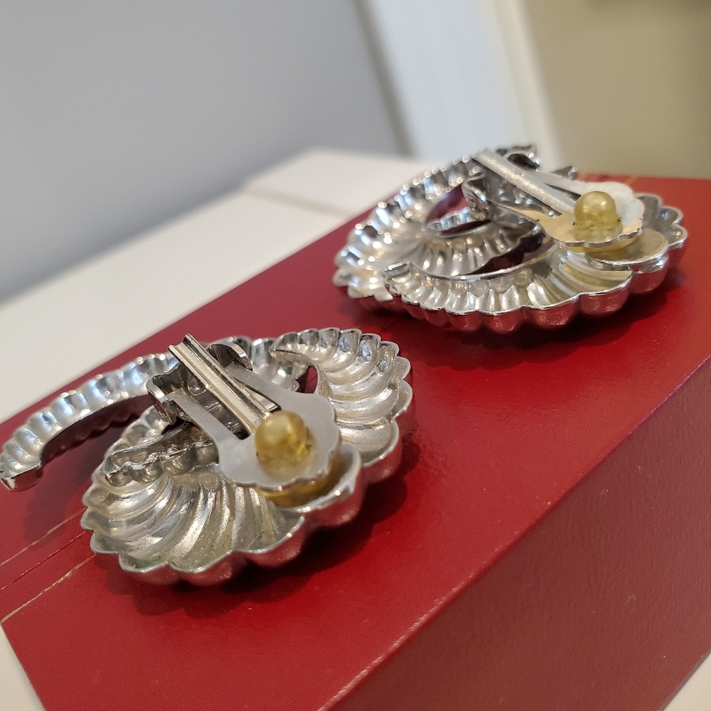 Vintage Bracelet and‎ Clip Earrings - Picture 16 of 16